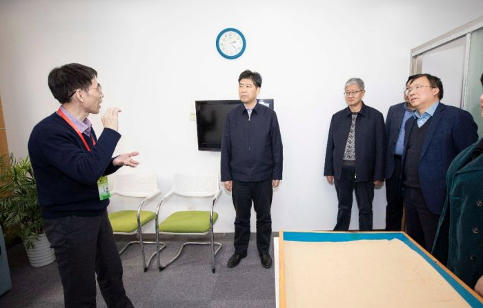 曲福田调研南京镇江社科工作