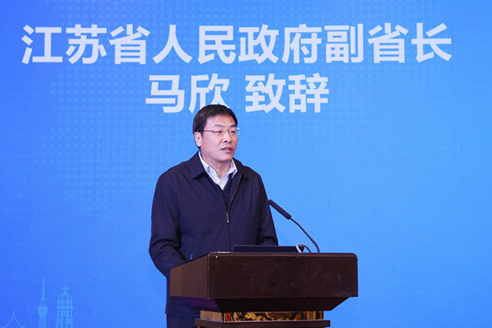 首届长江经济带高质量发展论坛在南京举行 为国家实施长江经济带战略提供智力支撑