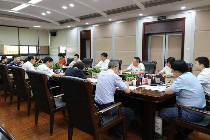 曲福田赴重庆湖北社科联调研