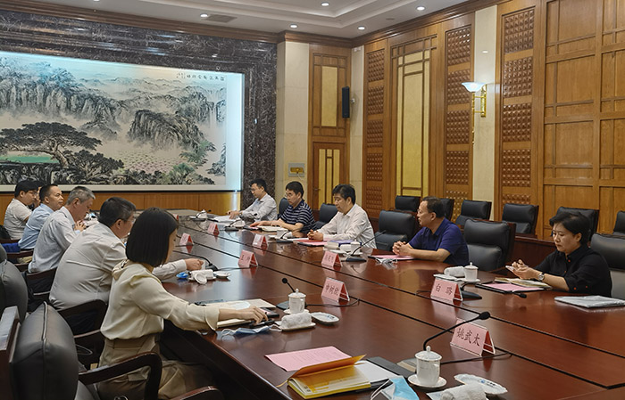 曲福田赴山东调研哲学社会科学工作