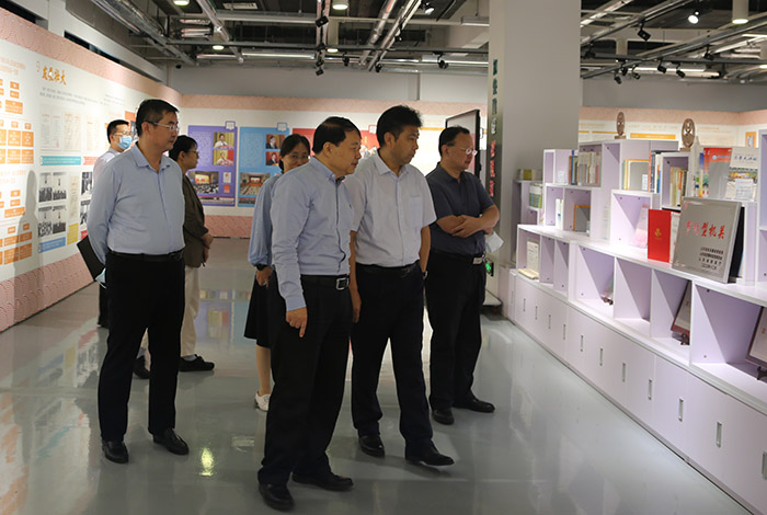 曲福田赴山东调研哲学社会科学工作