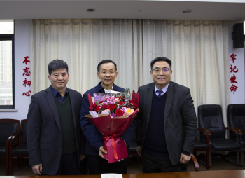 省社科联春节前夕看望慰问老领导老同志