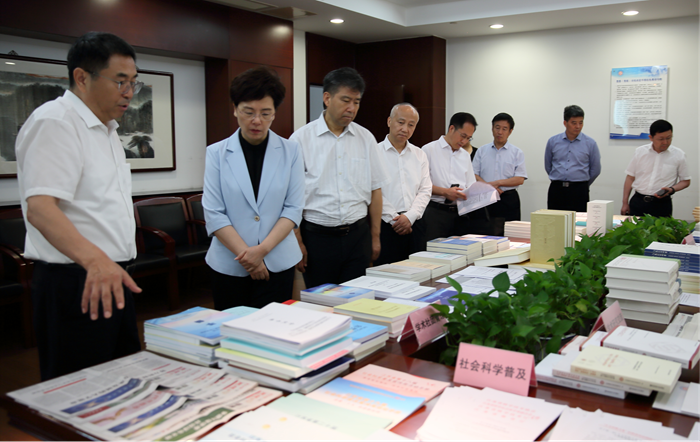 省委常委、省委宣传部部长徐缨来我会开展工作调研