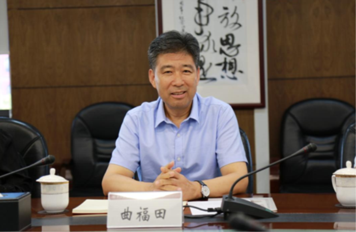 曲福田赴上海调研社科工作