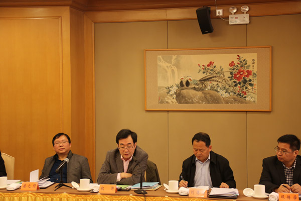 省社科联召开江苏新型智库建设座谈会暨省社科基金重大项目开题论证会