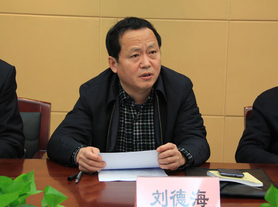 江苏省社科理论界座谈学习王强同志先进事迹