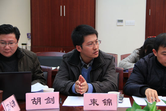 江苏省社科理论界座谈学习王强同志先进事迹