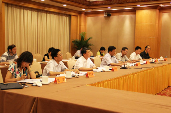 省第十二届哲学社会科学优秀成果评奖工作领导小组会议在宁召开